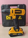 Професійний шуруповерт DW DCD771 з інструментом,2 Акум.24V,5A(13142)
